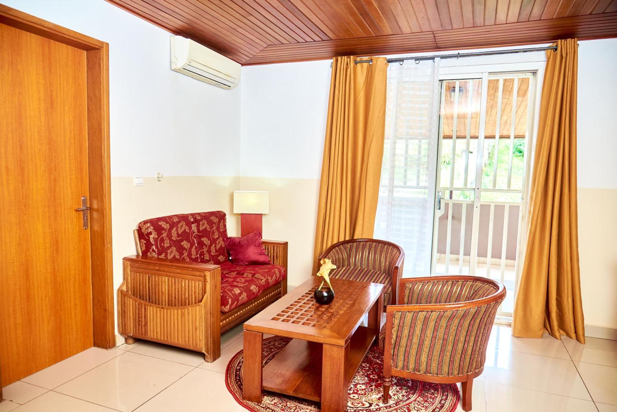 Congress Hotel Yaoundé エクステリア 写真